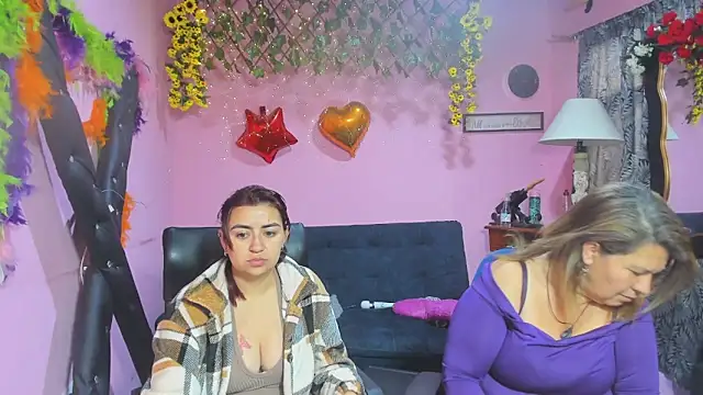 lesbiancuple online show from 03/03/26, 12:01