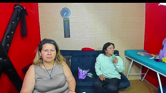 lesbiancuple online show from 10/28/25, 12:33