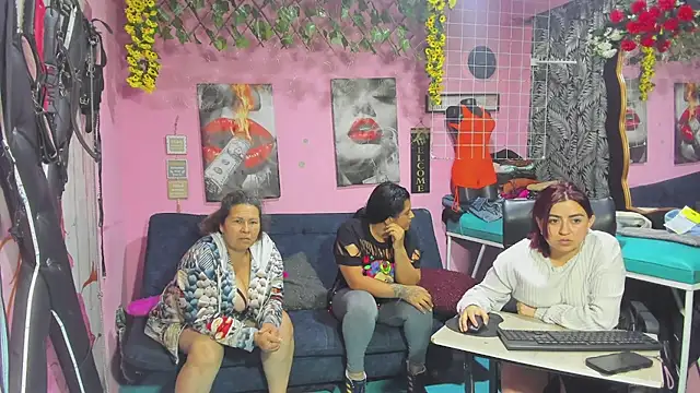 lesbiancuple online show from 05/12/26, 01:13