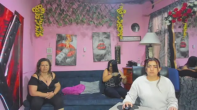 lesbiancuple online show from 04/13/26, 11:58