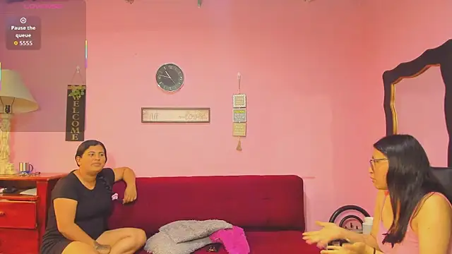Snapshot of lesbiancuple chatting on 10/18/25, 03:47 lesbiancuple online show from 10/18/25, 03:47
