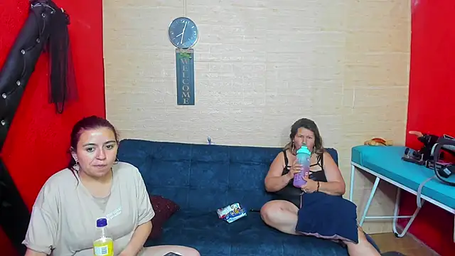 Snapshot of lesbiancuple chatting on 09/24/25, 01:02 lesbiancuple online show from 09/24/25, 01:02
