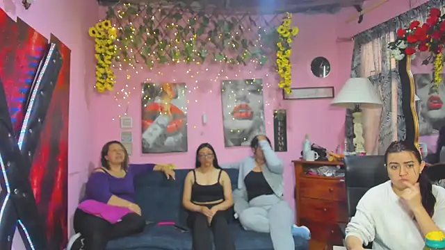 lesbiancuple online show from 04/07/26, 11:56