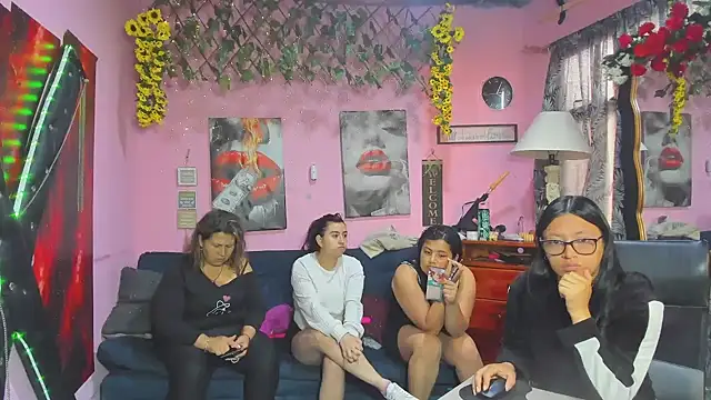 lesbiancuple online show from 04/18/26, 12:18