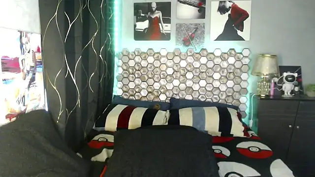 Snapshot of Hot_Metallica69 chatting on 10/12/25, 03:19 Hot Metallica69 online show from 10/12/25, 03:19