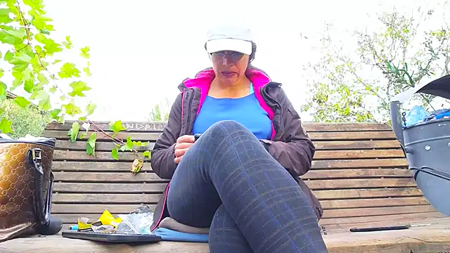 SquirtyMellissaLabia online show from 10/24/25, 06:01