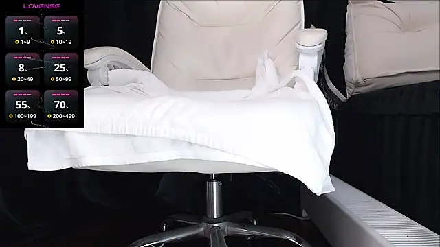 qianqian  online show from 12/19/25, 11:45