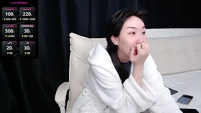 qianqian  online show from 03/05/25, 10:44