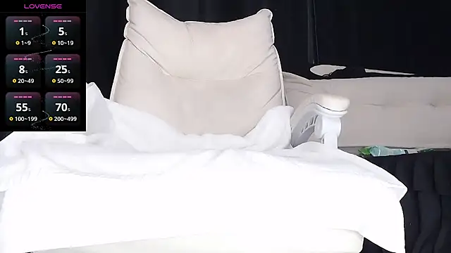 qianqian  online show from 11/28/25, 10:48