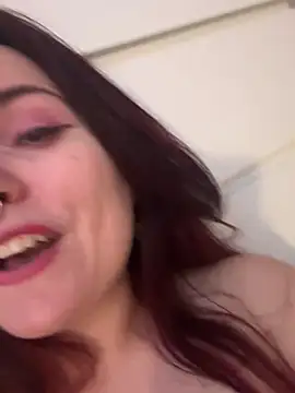 Snapshot of LunaMoongirl chatting on 01/22/25, 04:44 LunaMoongirl online show from 01/22/25, 04:44