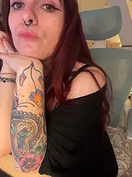 LunaMoongirl online show from 11/29/25, 05:35