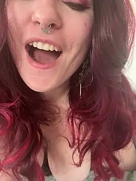 Snapshot of LunaMoongirl chatting on 12/20/24, 01:22 LunaMoongirl online show from 12/20/24, 01:22