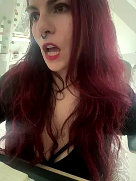 LunaMoongirl online show from 11/18/25, 02:09