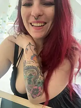 LunaMoongirl online show from 12/18/25, 11:03