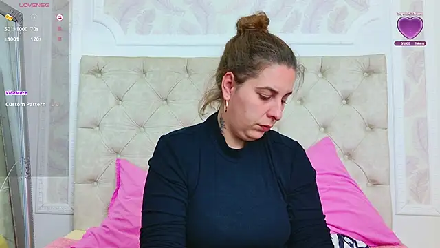 KarinaNoir online show from 04/15/26, 03:56