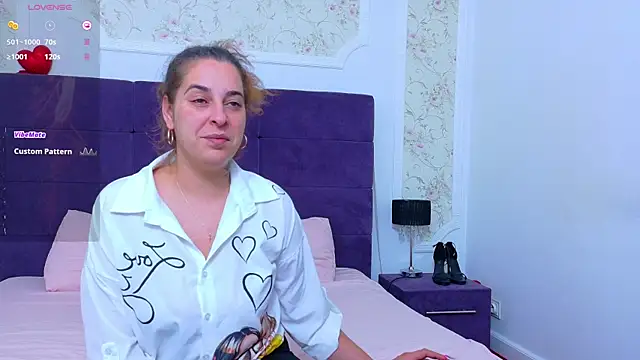 Snapshot of KarinaNoir chatting on 07/09/26, 03:51 KarinaNoir online show from 07/09/26, 03:51