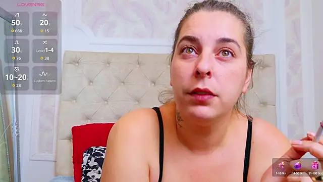 KarinaNoir online show from 09/17/25, 03:41
