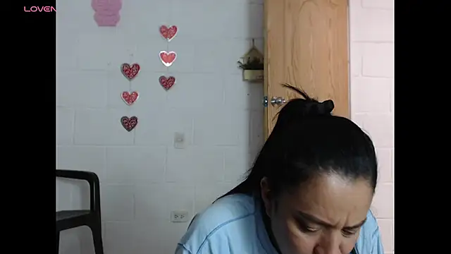 Snapshot of Dulce_Anita chatting on 06/25/26, 04:01 Dulce Anita online show from 06/25/26, 04:01