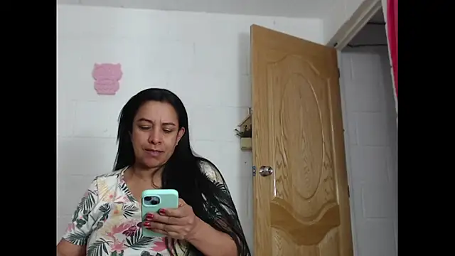 Snapshot of Dulce_Anita chatting on 06/29/26, 09:47 Dulce Anita online show from 06/29/26, 09:47