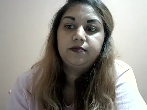 Snapshot of bellachow10 chatting on 11/08/25, 05:38 bellachow10 online show from 11/08/25, 05:38