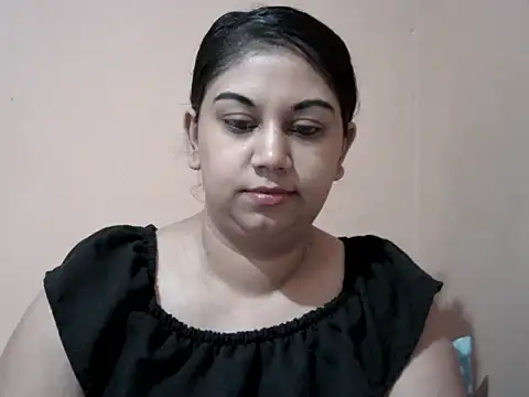 Snapshot of bellachow10 chatting on 06/12/26, 06:55 bellachow10 online show from 06/12/26, 06:55