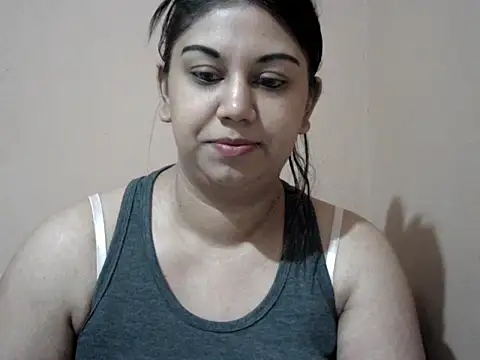 bellachow10 online show from 04/22/26, 05:58
