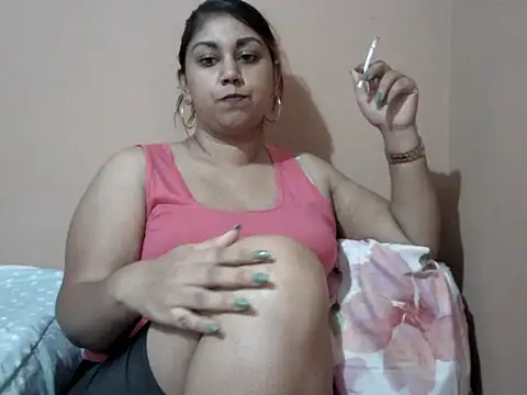 bellachow10 online show from 12/22/25, 12:27