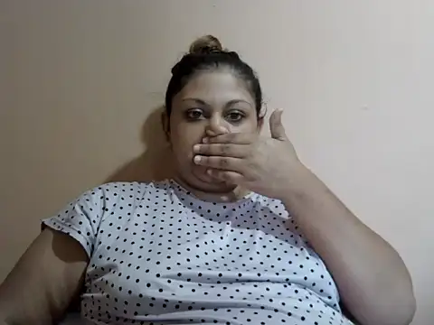 Snapshot of bellachow10 chatting on 11/11/25, 11:16 bellachow10 online show from 11/11/25, 11:16