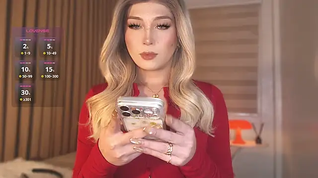 Snapshot of Violetversacexxx chatting on 11/23/25, 01:32 Violetversacexxx online show from 11/23/25, 01:32