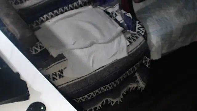 Snapshot of QueenDenizeAndTheCaptain chatting on 10/22/25, 06:46 QueenDenizeAndTheCaptain online show from 10/22/25, 06:46