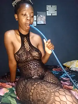 Snapshot of SheisBlacq chatting on 10/08/25, 09:04 SheisBlacq online show from 10/08/25, 09:04