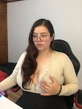 Snapshot of kayortiiz chatting on 03/22/26, 08:54 kayortiiz online show from 03/22/26, 08:54