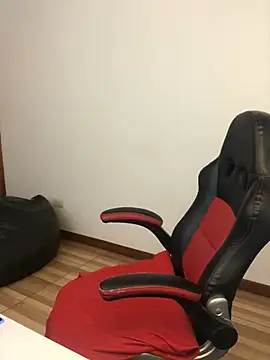 Snapshot of kayortiiz chatting on 02/22/26, 06:31 kayortiiz online show from 02/22/26, 06:31