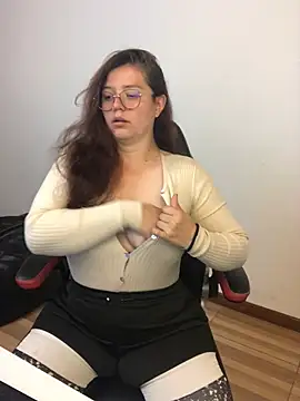 Snapshot of kayortiiz chatting on 03/28/26, 12:33 kayortiiz online show from 03/28/26, 12:33