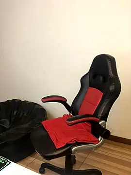 Snapshot of kayortiiz chatting on 11/19/25, 12:54 kayortiiz online show from 11/19/25, 12:54