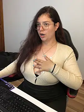 kayortiiz online show from 06/10/26, 12:12