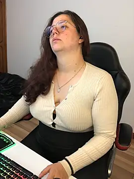 Snapshot of kayortiiz chatting on 04/12/26, 01:20 kayortiiz online show from 04/12/26, 01:20