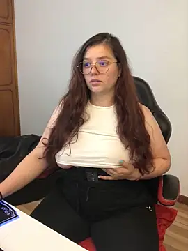 Snapshot of kayortiiz chatting on 02/22/26, 12:13 kayortiiz online show from 02/22/26, 12:13