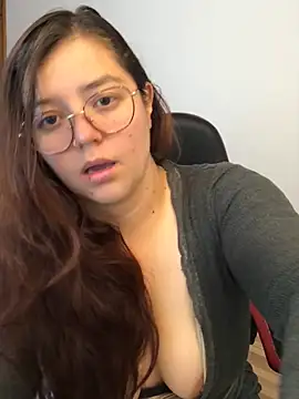 Snapshot of kayortiiz chatting on 03/24/26, 01:05 kayortiiz online show from 03/24/26, 01:05