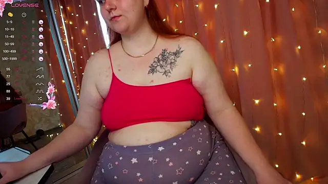 Snapshot of Mia_Bows chatting on 07/11/26, 12:44 Mia Bows online show from 07/11/26, 12:44