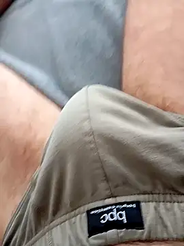 Snapshot of mickzizi chatting on 12/05/24, 10:28 mickzizi online show from 12/05/24, 10:28