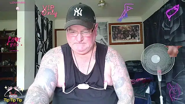 Snapshot of HOTANAL chatting on 06/18/26, 02:32 HOTANAL online show from 06/18/26, 02:32