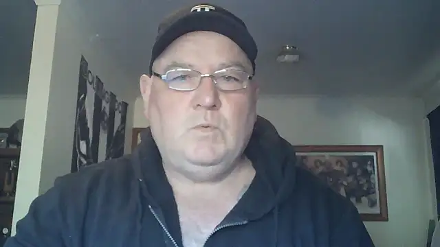 Snapshot of HOTANAL chatting on 10/14/25, 10:31 HOTANAL online show from 10/14/25, 10:31