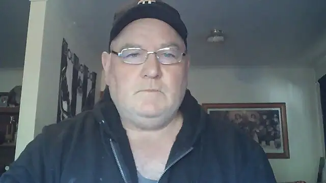Snapshot of HOTANAL chatting on 10/17/25, 10:11 HOTANAL online show from 10/17/25, 10:11