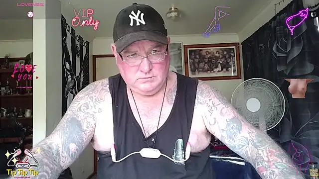 Snapshot of HOTANAL chatting on 06/15/26, 02:56 HOTANAL online show from 06/15/26, 02:56