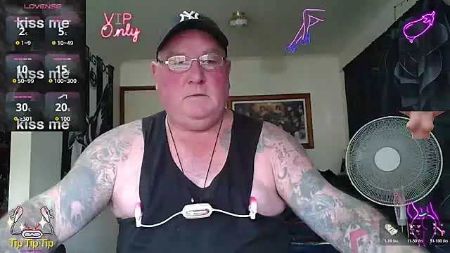 Snapshot of HOTANAL chatting on 05/20/26, 01:57 HOTANAL online show from 05/20/26, 01:57