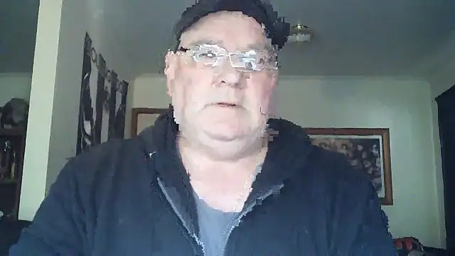 Snapshot of HOTANAL chatting on 09/24/25, 10:48 HOTANAL online show from 09/24/25, 10:48