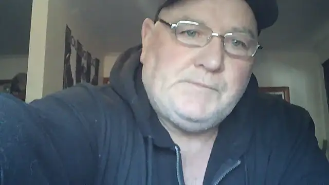 Snapshot of HOTANAL chatting on 10/10/25, 10:10 HOTANAL online show from 10/10/25, 10:10