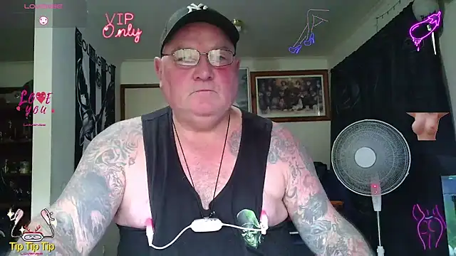Snapshot of HOTANAL chatting on 06/30/26, 01:49 HOTANAL online show from 06/30/26, 01:49