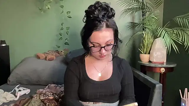 Snapshot of sweetandwet_daddy chatting on 10/03/25, 01:56 sweetandwet daddy online show from 10/03/25, 01:56
